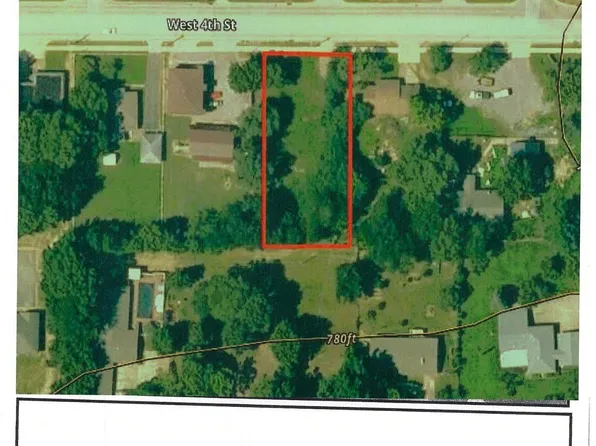 1107 W 4th St, Tahlequah, OK 74464