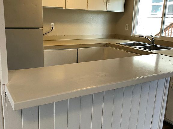 4th image of 4719 21st Ave NE APT B