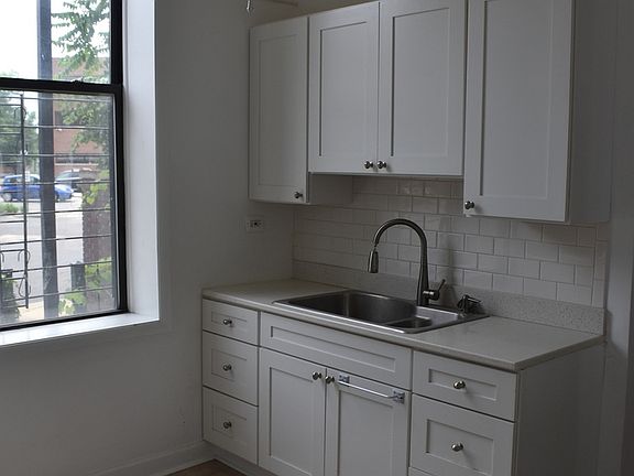 3rd image of 2418 N Clybourn Ave #1REAR