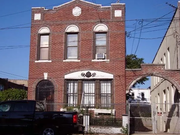 684 Hemlock St, Brooklyn, NY 11208