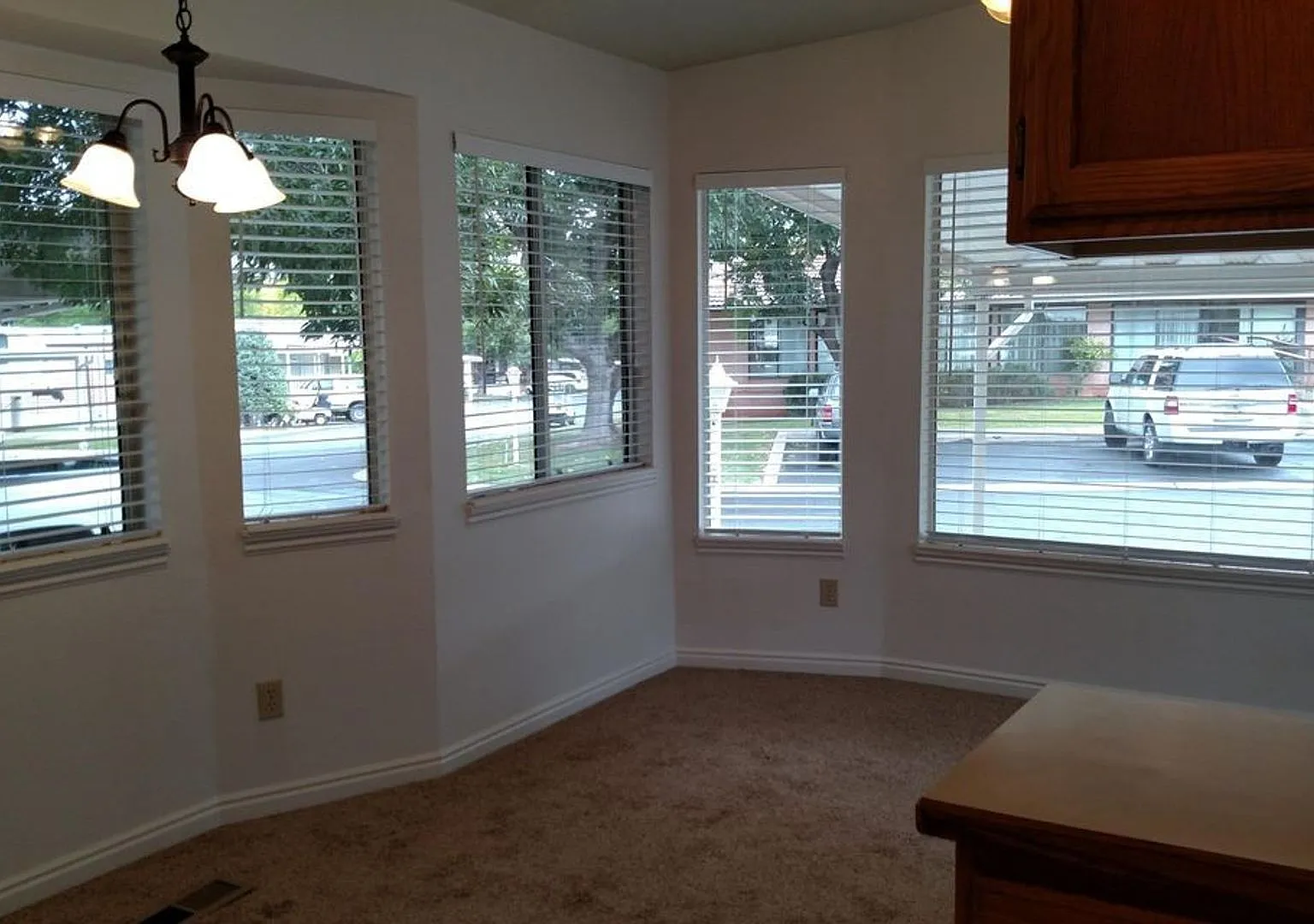 Cozy Home in the Kings Row Estates 55+ Community — Photo 3
