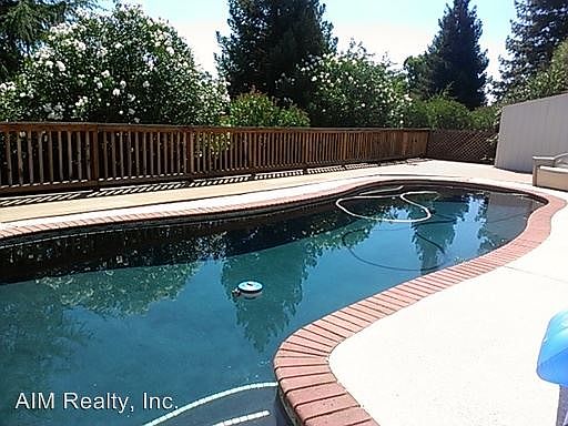 2nd image of 520 Flower Dr