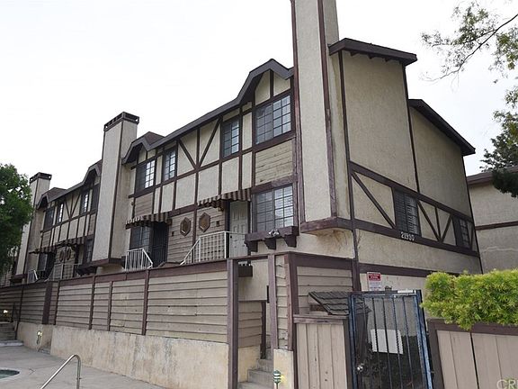 3rd image of 21930 Valerio St APT 4