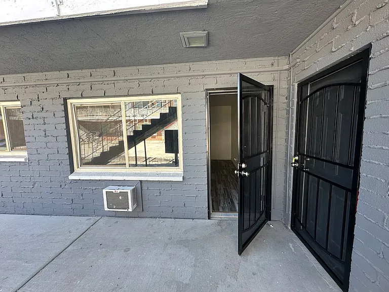 2105 Sunrise Ave — Photo 4
