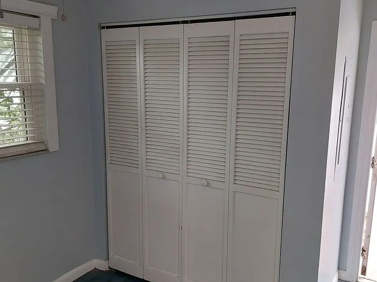 305 W Hancock St — Photo 17