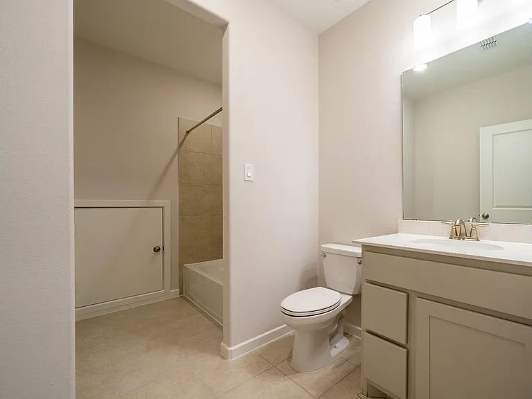 4706 Llano Loop — Photo 37