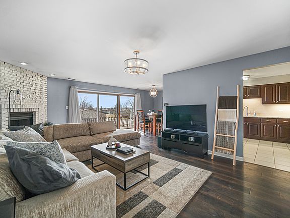 4th image of 7424 W 153rd St Unit 3E