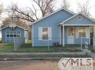 1018 Walnut St, Carthage, MO 64836