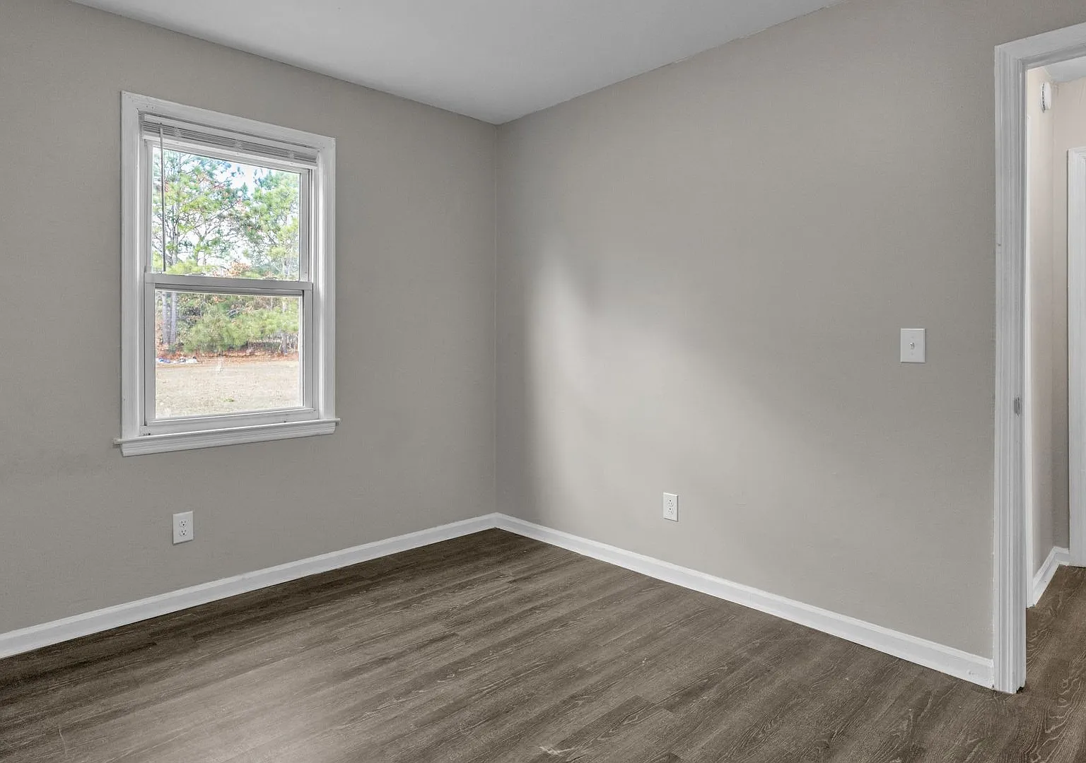 Cozy 2 bedroom in West Columbia comfort and convenience (($250.00 off first months rent)) July sp... — Photo 3