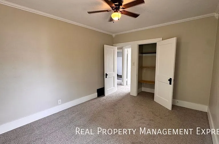 509 W 25th St — Photo 43