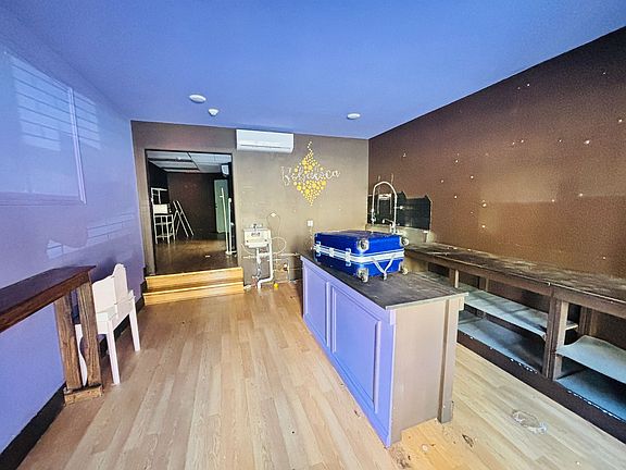 3rd image of 5712 Hudson Ave #1E