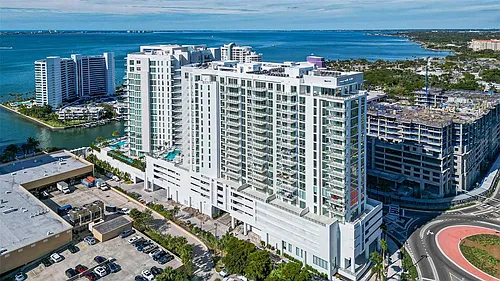 301 Quay Cmn #606 Photo 1
