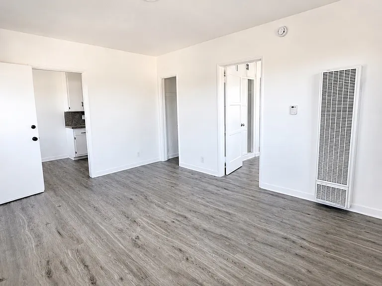 2922 Wellington Rd #1/2 — Photo 2
