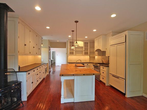 4th image of 8622 Evergreen Pl
