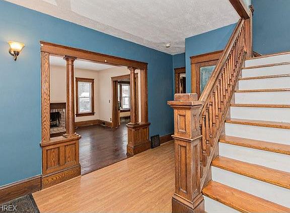 4th image of 403 King St