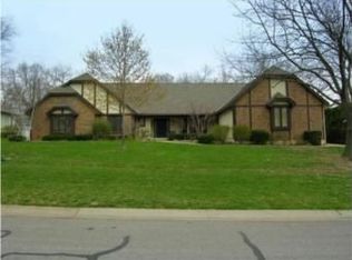 10215 Mohawk Ln, Leawood, KS 66206