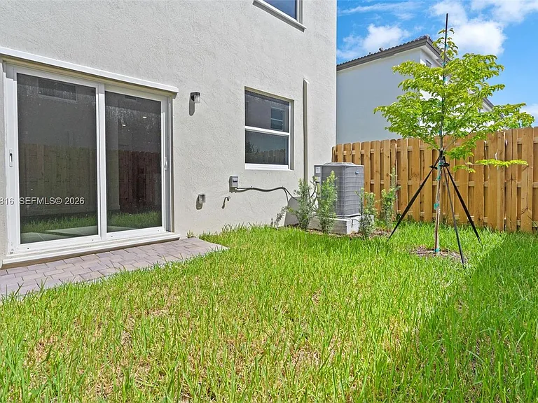 2623 SE 25th Ter — Photo 17
