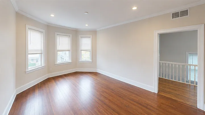 3 bed, 2.0 bath, 963 sqft, $3,400 — Photo 4