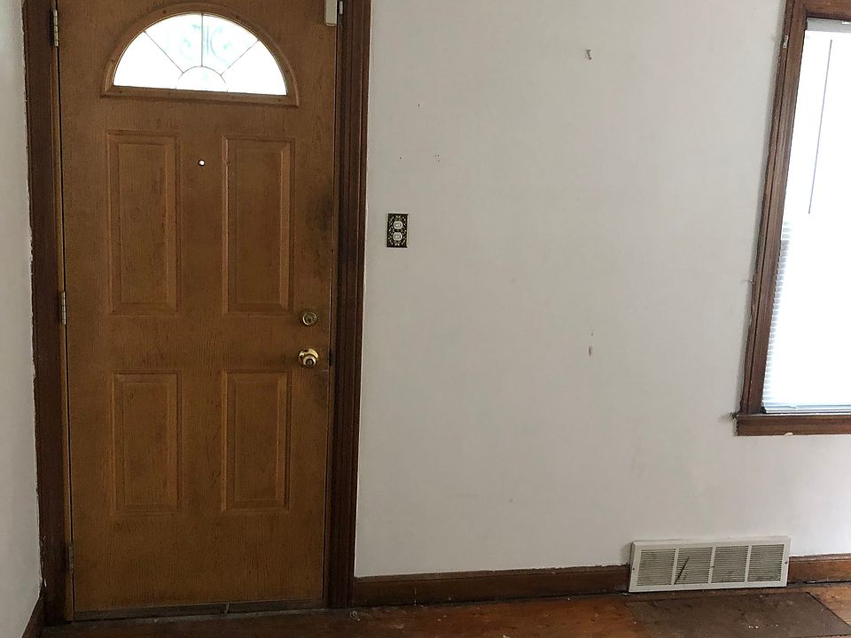 2nd image of 2104 S 12th Ave