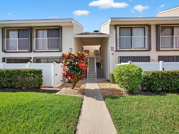 3209 S Lakeview Circle #8-103, Hutchinson Island, FL 34949