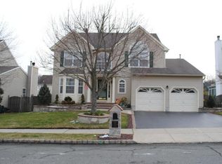 15 Lysbeth Ln, Matawan, NJ 07747
