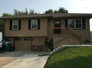 1504 Hawthorn Cir, Pleasant Hill, MO 64080