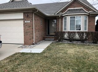 28137 Cotton Creek Cir, Chesterfield, MI 48047