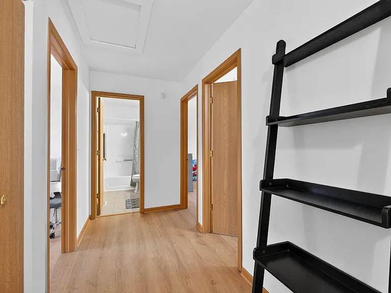 939 Four Seasons Blvd — Photo 17