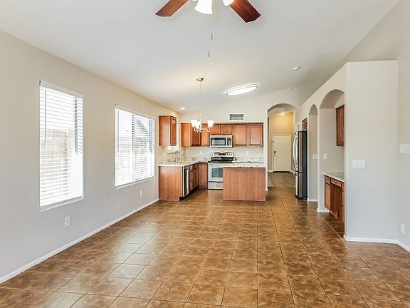 5th image of 28627 N Nobel Rd