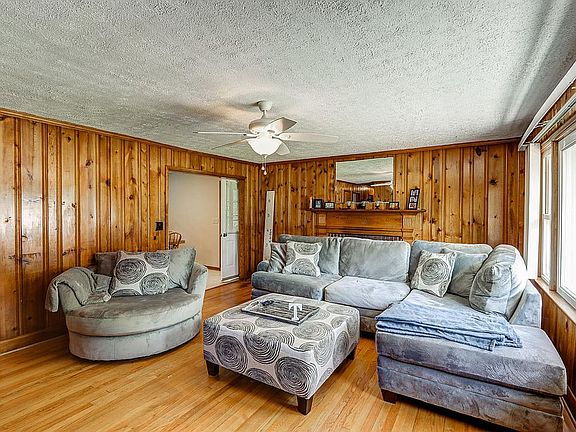 3rd image of 2139 Virginia Byway