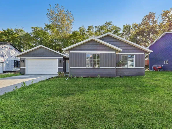902 Garity St, Jefferson, WI 53549