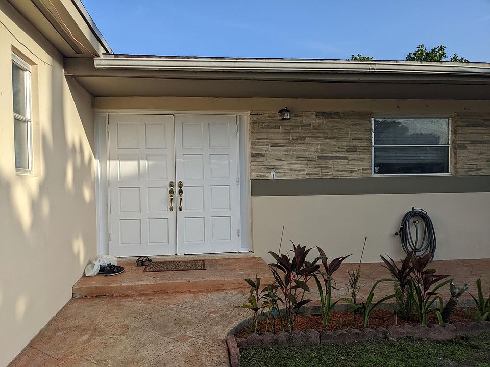 1st image of 1140 NE 179th St
