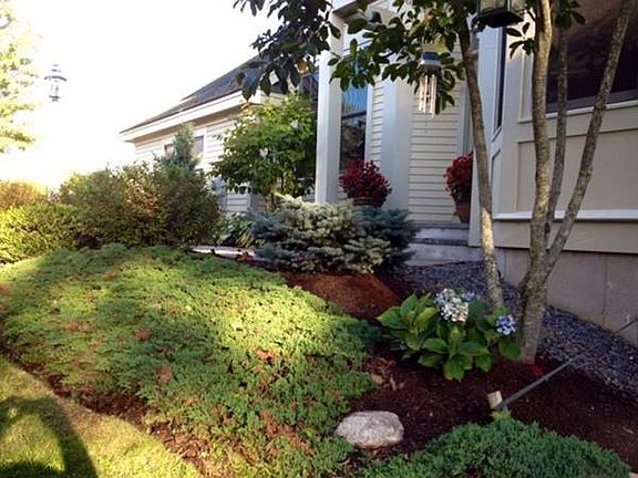2nd image of 35 Carriage Hill Cir