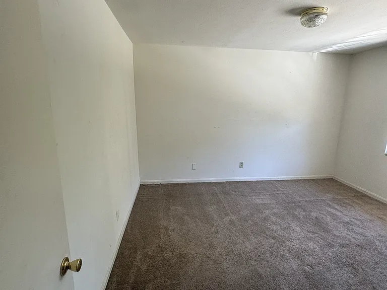 2220 Ticknor Dr #8 — Photo 7