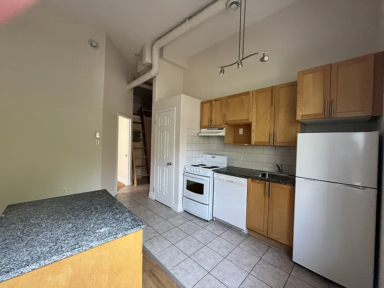1254 Hollis St — Photo 11