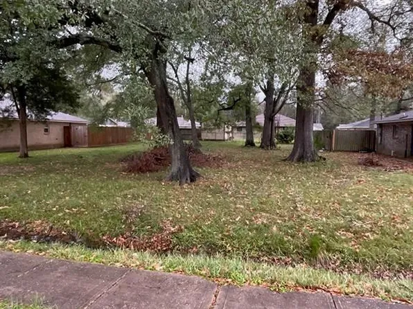 739 Cherry Valley Dr, Huffman, TX 77336