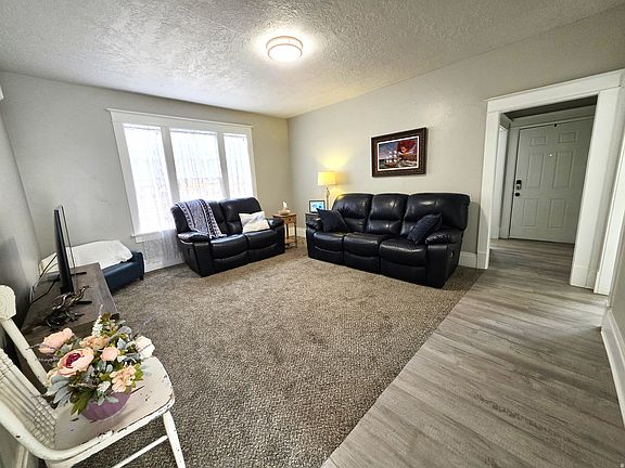 3rd image of 1019 Capitol St