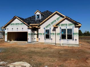 211 Farmland Cir, Perry, GA 31069