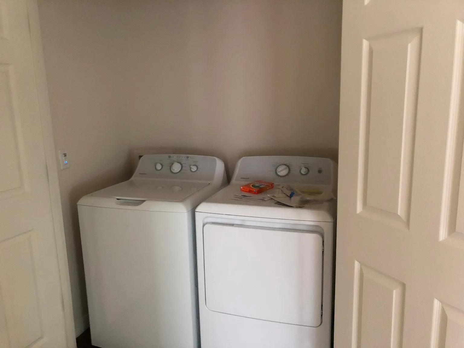 1729 N Logan Ln — Photo 3
