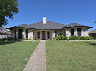 211 Barbara Way, Red Oak, TX 75154