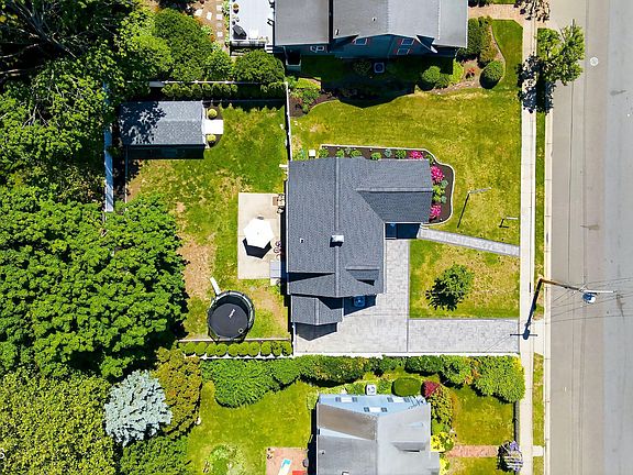 3rd image of 815 Briarcliff Avenue