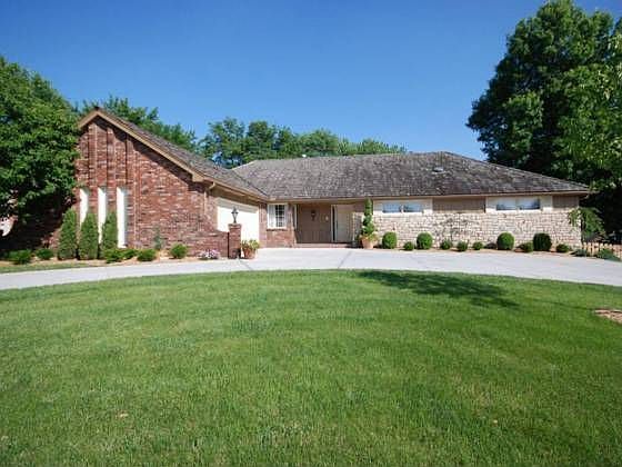 1st image of 11935 Avila Dr