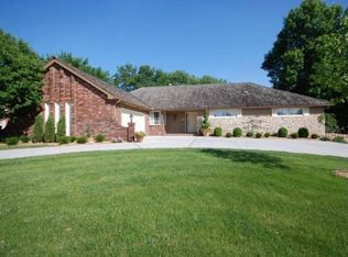 11935 Avila Dr, Kansas City, MO 64114