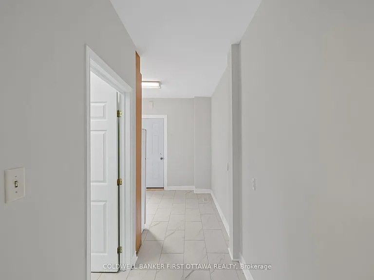 176 Rochester St — Photo 11