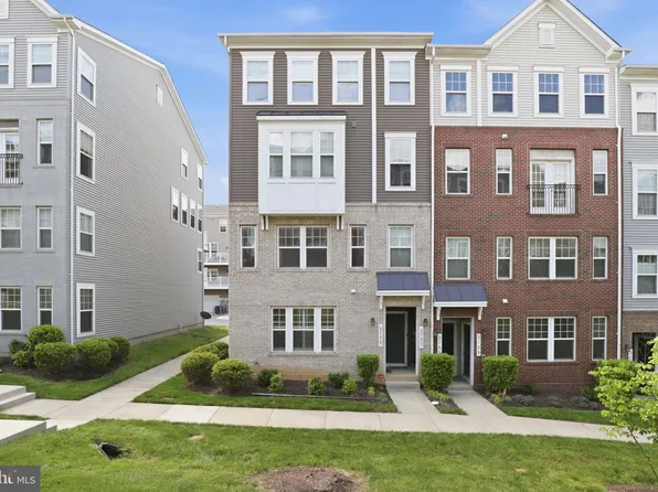 2739 Pinebrook Rd, Landover, MD 20785