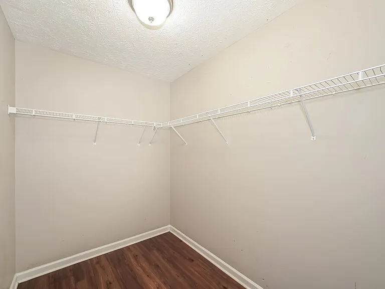925 Birchmill Point S — Photo 12