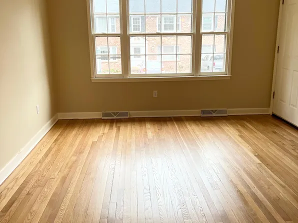 2404 Barracks Ct APT 1, Charlottesville, VA 22901