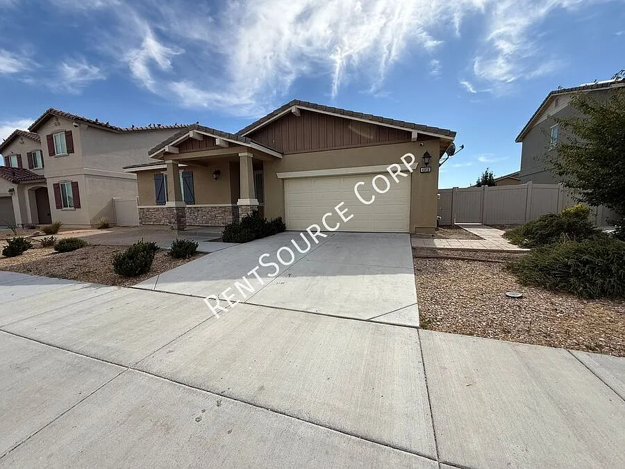 4 Bedrooms/2.5 Bathrooms Single Story Home for Rent in West Lancaster — Photo 2