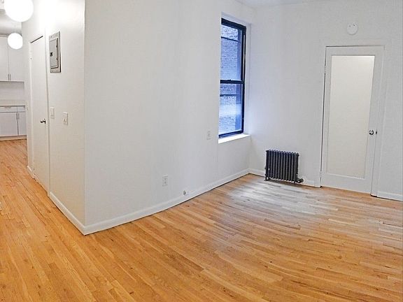 4th image of 240 W 15th St APT 9
