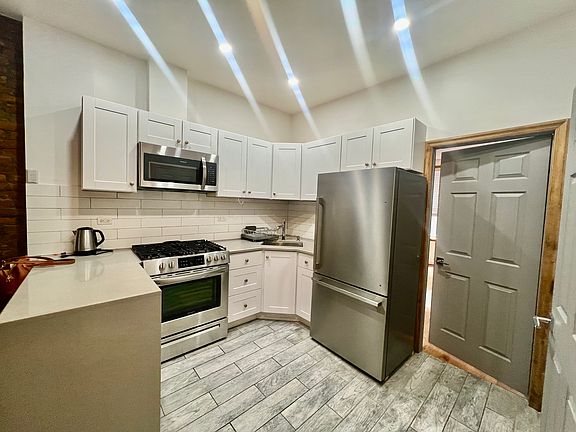 5th image of 764 Washington Ave #1
